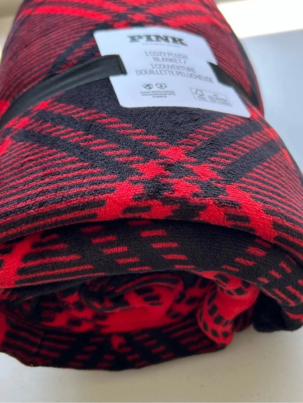 Victoria’s Secret Pink Sherpa Fleece Red Black Blanket One Size New